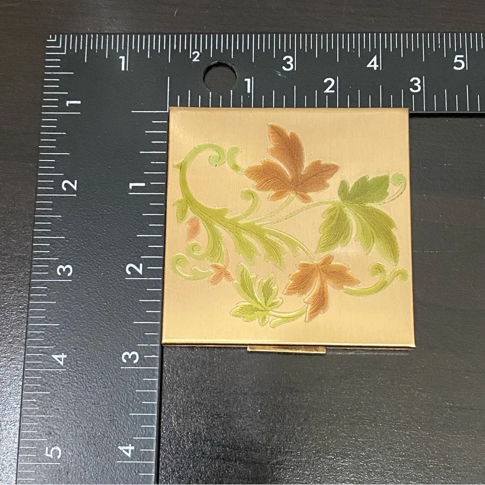 Vintage ELGIN American “Victory Model” Engraved Colored Leaves Compact Mirror